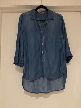 Zoe & Sam Lightweight Chambray Button-Up Shirt - Blue